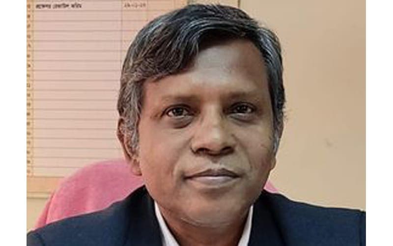 ঘুষ নিয়ে ধরা, প্রতিষ্ঠানের কোডে জমা দিয়ে বাঁচার চেষ্টা
