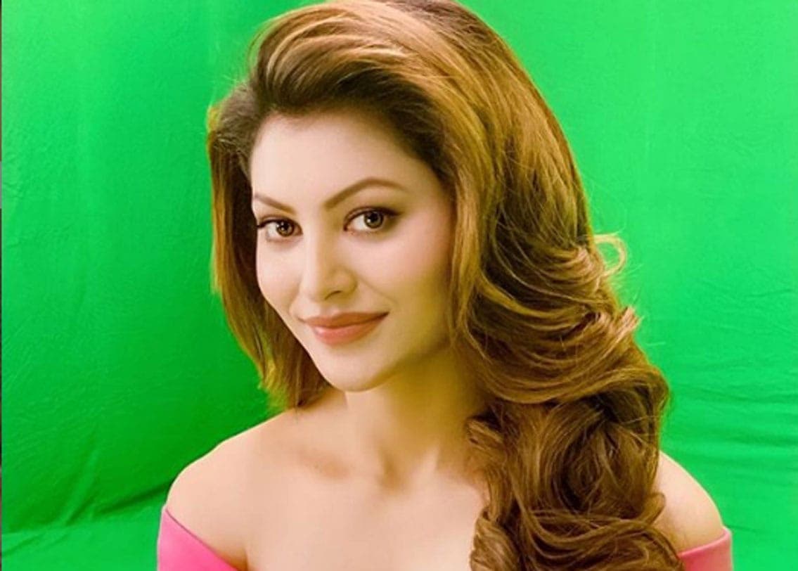 তিন মিনিটের জন্য তিন কোটি দাবি বলিউড সুন্দরী উর্বশীর