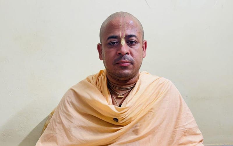 দুপুরে জামিন সন্ধ্যায় স্থগিত, মুক্তি মিলছে না চিন্ময় দাসের