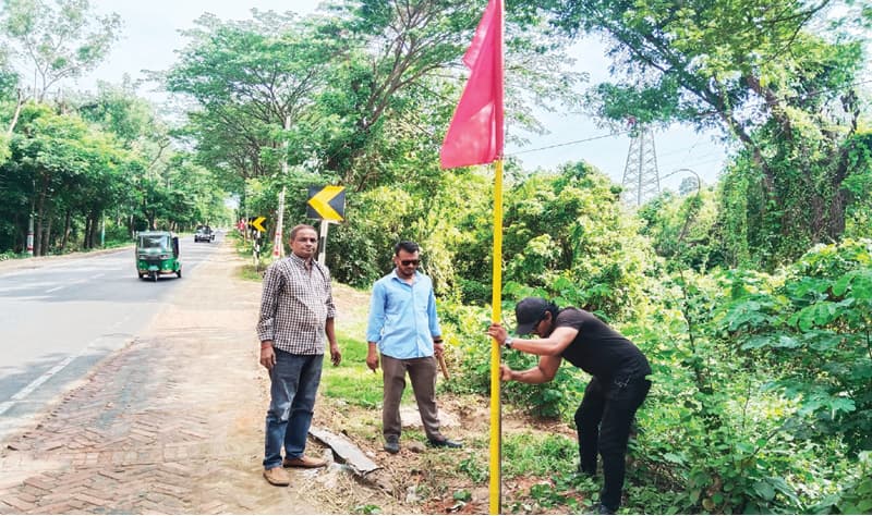 ঝুঁকিপূর্ণ ৬ বাঁকে উড়ছে লাল কাপড়ের নিশানা