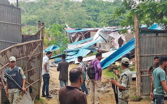 জঙ্গল সলিমপুরে সন্ত্রাসীরা গুড়িয়ে দিয়েছে যৌথবাহিনীর ক্যাম্প