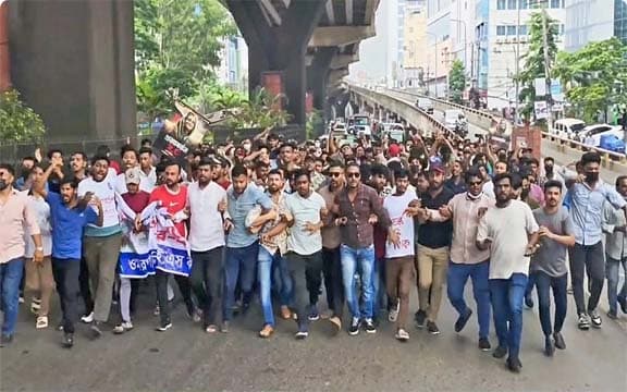 চট্টগ্রামে বাড়ছে নিষিদ্ধ ছাত্রলীগের মিছিল