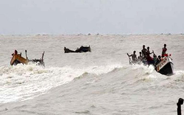 গভীর নিম্নচাপে উত্তাল সাগর, পরিণত হচ্ছে ঘুর্ণিঝড়ে