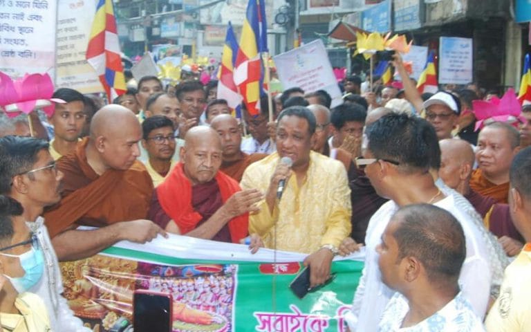 বুদ্ধের অহিংস বাণী অনুসরণের মধ্যে দিয়ে বিশ্ব শান্তি প্রতিষ্ঠার আহবান