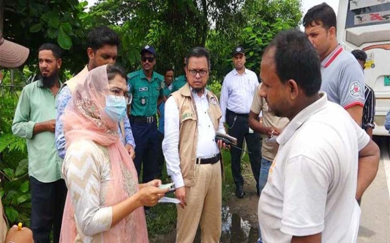 চট্টগ্রাম-কক্সবাজার মহাসড়কে অবৈধ গাড়ির ছড়াছড়ি