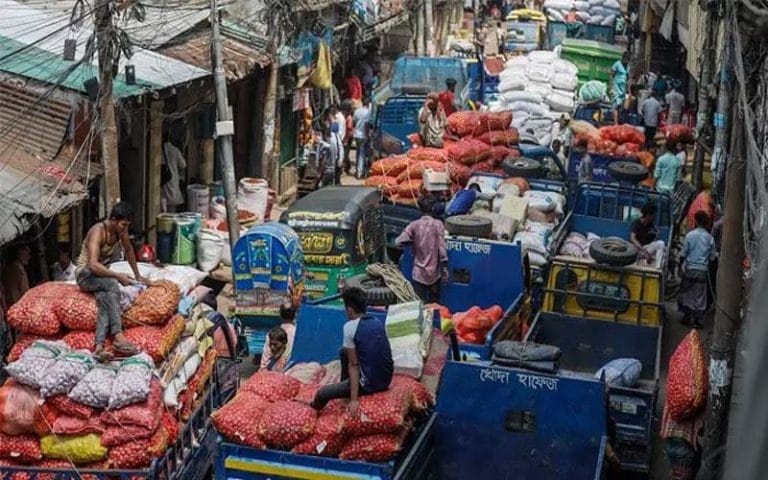 খাতুনগঞ্জে আস্থার সংকটে পাইকারি ব্যবসায় ধস