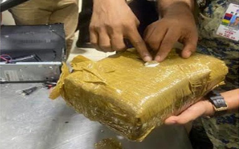 চট্টগ্রামে ৪০ কোটি টাকার কোকেনসহ বিদেশি নাগরিক আটক