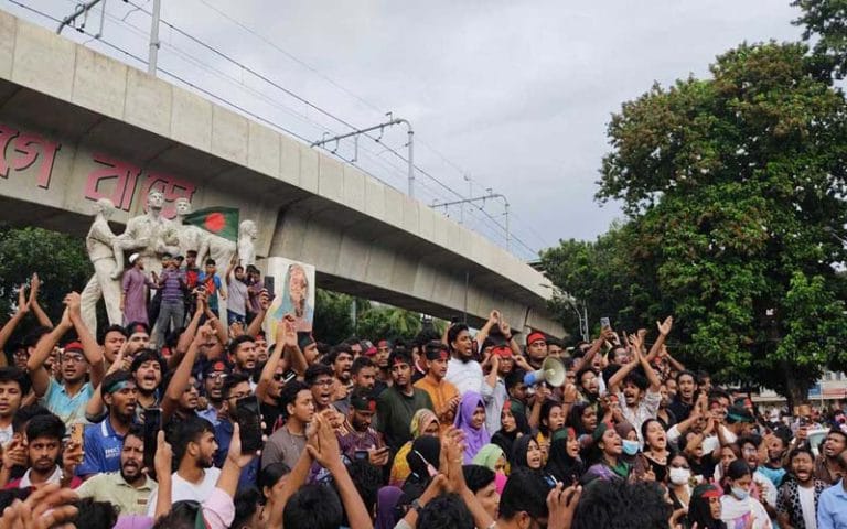 আন্তর্জাতিক ট্রাইব্যুনালে শেখ হাসিনার বিচার দাবিতে বিক্ষোভ শিক্ষার্থীদের