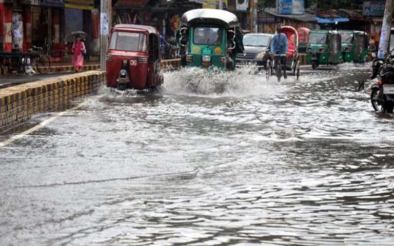 চট্টগ্রামে ভারি বর্ষণের আভাস, পাহাড় ধসের শঙ্কা