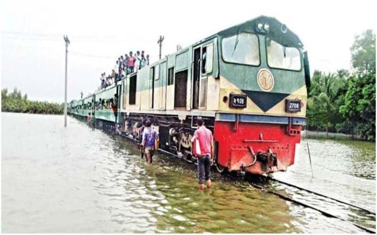 ঢাকা-চট্টগ্রাম ও কক্সবাজার রুটে রেল চলাচল বন্ধ