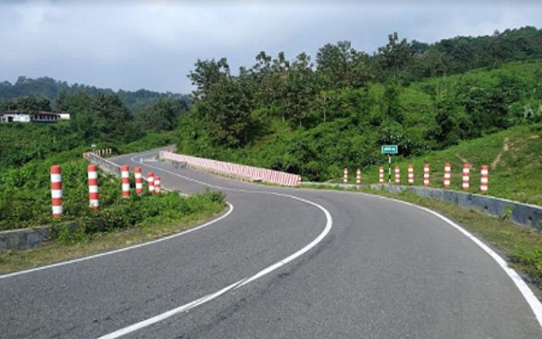 খাগড়াছড়ি ও রাঙামাটিতে ৭২ ঘণ্টার সড়ক অবরোধ শুরু