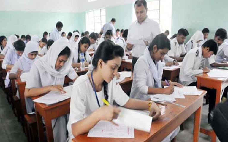 এসএসসি ও এইচএসসি পরীক্ষা পেছাতে পারে দুই মাস