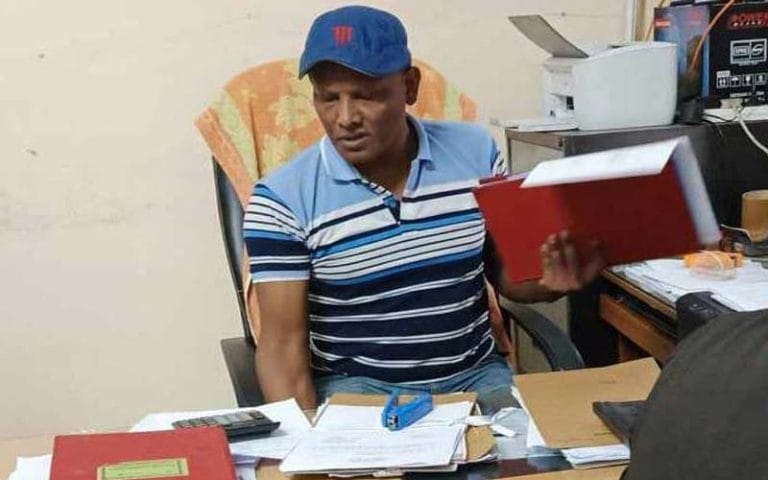 অবশেষে রেলের ঘুষখোর সেই কিবরিয়ার শাস্তিমূলক বদলি