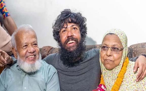 এবার বিশ্বের ১০ম সর্বোচ্চ পর্বত অভিযানে যাচ্ছেন চট্টগ্রামের বাবর আলী
