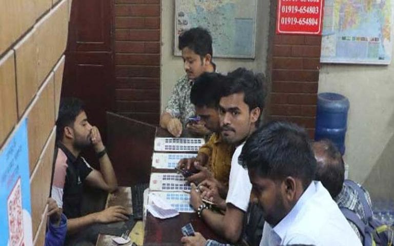 ঈদযাত্রায় চট্টগ্রামে বাড়তি বাসভাড়া আদায়, সাথে ভোগান্তিও