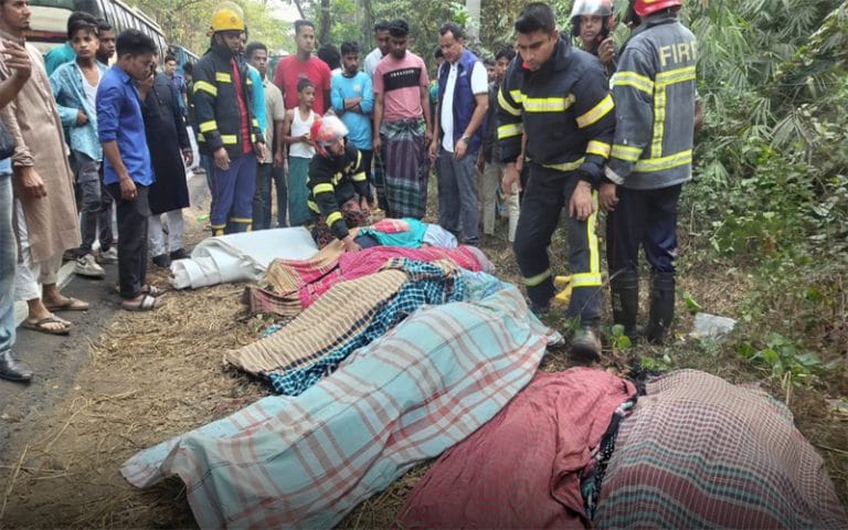 রক্তে রঞ্জিত চট্টগ্রামের লোহাগাড়া