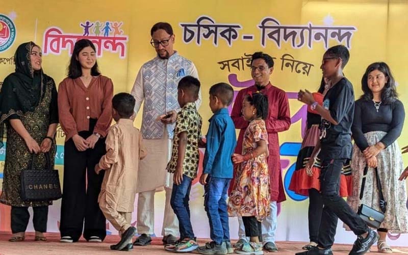 চট্টগ্রামে আনন্দ-আড্ডা ও আপ্যায়নে ঈদ উদযাপন
