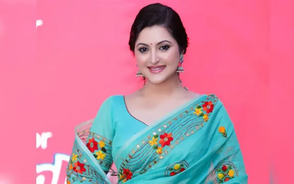 পরীমণির বিরুদ্ধে গৃহকর্মীর জিডি