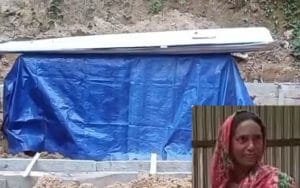 রাঙ্গুনিয়ায় স্বপ্নে পাওয়া তিন মাজার ভেঙ্গে দিল সুন্নী জনতা