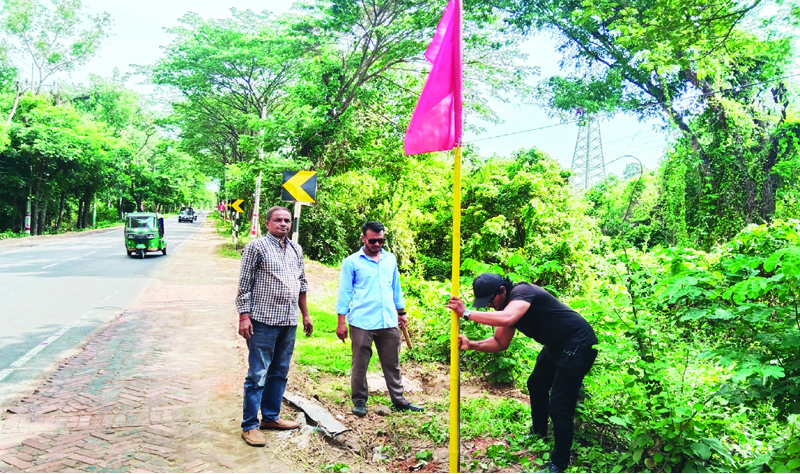 ঝুঁকিপূর্ণ ৬ বাঁকে উড়ছে লাল কাপড়ের নিশানা