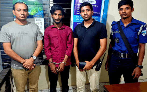 রাঙ্গুনিয়ায় স্কুলছাত্রী অপহরণ ও ধর্ষণ মামলার আসামি রকি গ্রেপ্তার