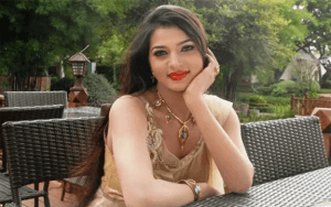 কান ফেস্টিভ্যালে বাংলাদেশ থেকে আমন্ত্রিত চিত্রনায়িকা বর্ষা