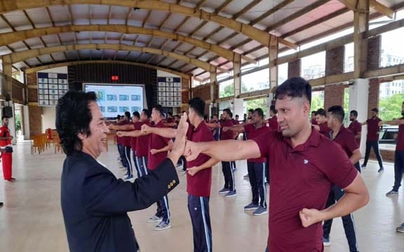 আত্মরক্ষায় মার্শাল আর্ট শিখছেন চট্টগ্রামের পুলিশ সদস্যরা