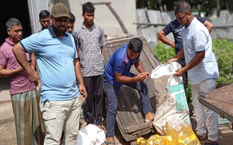 চট্টগ্রামে বাজারে মিলল টিসিবির হাজার লিটার সয়াবিন তেল