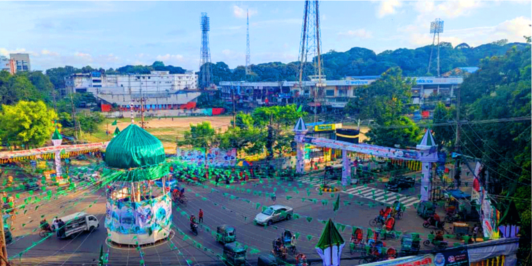 ঈদে মিলাদুন্নবীর (সা.) আবহে সাজলো চট্টগ্রাম