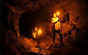 ঘুরে আসুন খাগড়াছড়ির রহস্যময় আলুটিলা গুহা