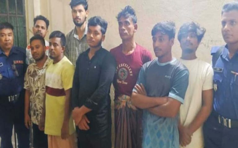 ধরপাকড় শুরু, পুরুষশূন্য জোবরা গ্রাম