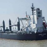 আমদানি করা গম নিয়ে মার্কিন জাহাজ চট্টগ্রাম বন্দরে