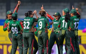 পাকিস্তানকে হারিয়ে বিশ্বকাপ ক্রিকেট শুরু বাঘিনীদের