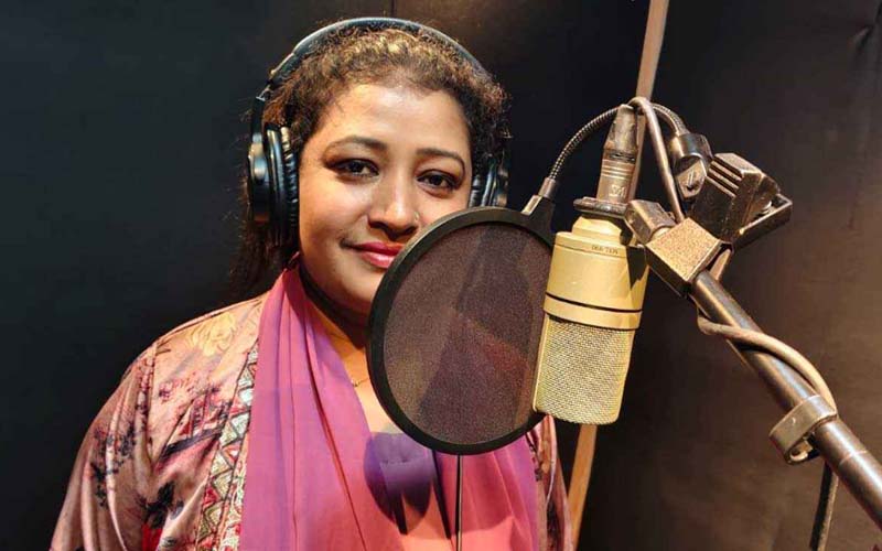 পুরুষ বাউলরা বিছানায় ডাকে, সাড়া দিলে গানের প্রোগ্রাম মিলে