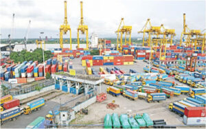 ইজারা প্রক্রিয়ার প্রতিবাদে চট্টগ্রাম বন্দর অবরোধের ডাক