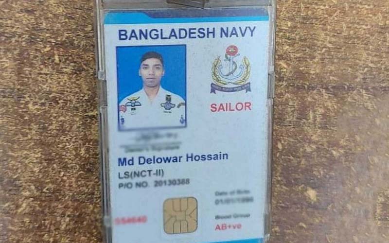 চট্টগ্রামে সড়কের পাশ থেকে নৌবাহিনীর সদস্যের মরদেহ উদ্ধার