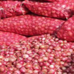 আমদানির ঘোষণায় খাতুনগঞ্জে পেঁয়াজের দরপতন