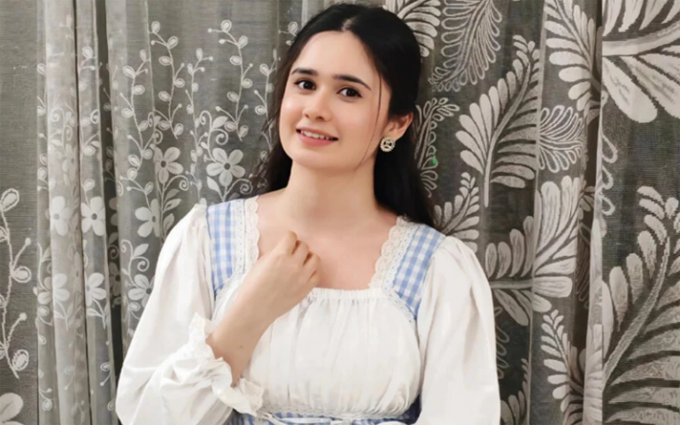 স্কুল জীবনে ভুলের কথা ভুলতে পারছে না ঐশী, চেয়েছেন ক্ষমাও