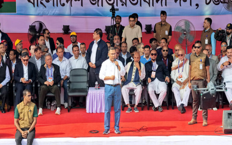 তাহাজ্জুদের পর ভোট কেন্দ্রে ফজর জামাতে, তারপর ভোট