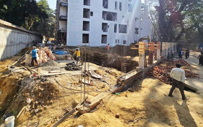 চট্টগ্রামে পাহাড় কেটে ভবন বানাচ্ছে বিপিসি!