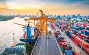 দুষ্টুচক্রের কবলে চট্টগ্রাম বন্দর