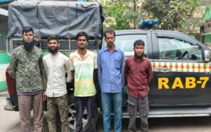 চট্টগ্রামে ইয়াবার বড় চালান জব্দ করেছে র‌্যাব, গ্রেপ্তার ৫