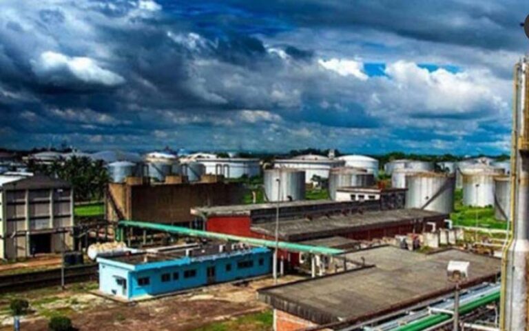 তেলের জন্য হাহাকার, বিপিসি বলছে ভিন্ন কথা